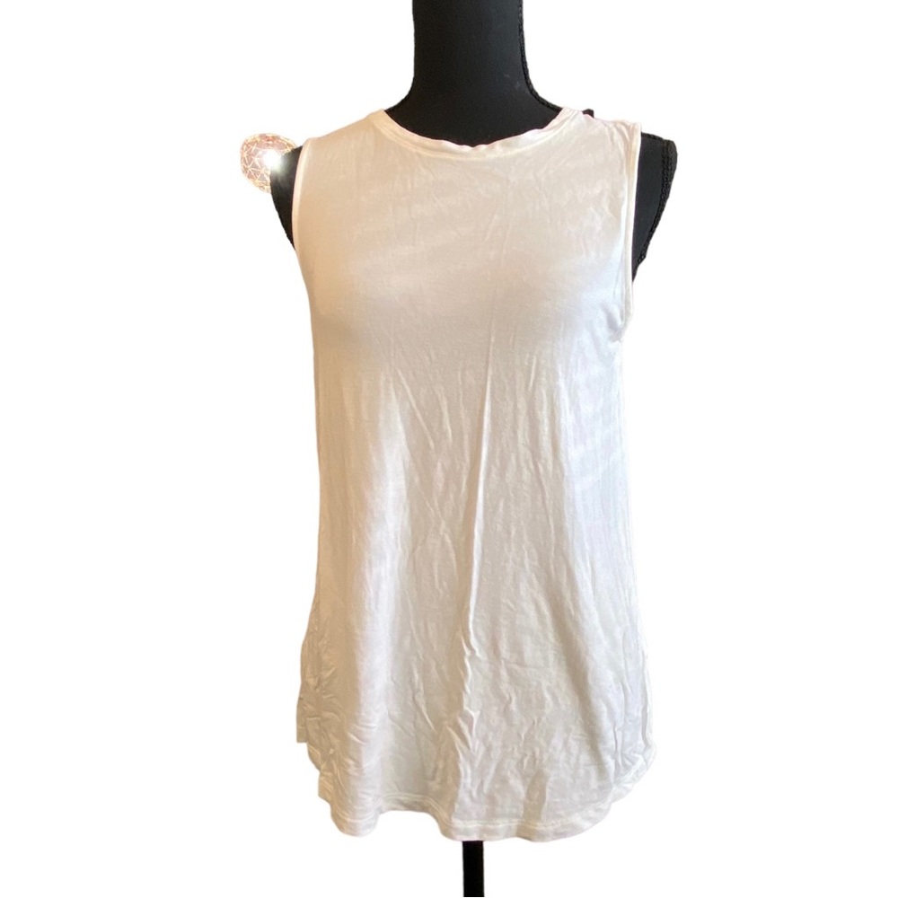 🌟🔥 BOGO Sale🔥🌟 a new day White Tank top